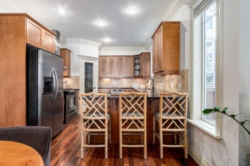 1-2413 2 Avenue Nw, Calgary, AB - Indoor