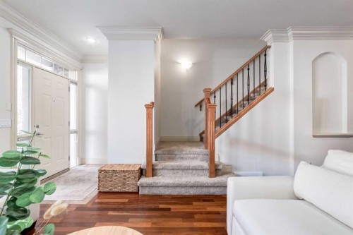 1-2413 2 Avenue Nw, Calgary, AB - Indoor Photo Showing Other Room