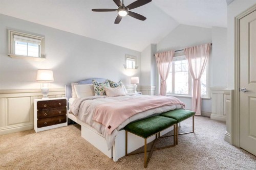 1-2413 2 Avenue Nw, Calgary, AB - Indoor Photo Showing Bedroom