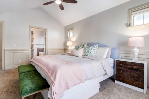 1-2413 2 Avenue Nw, Calgary, AB - Indoor Photo Showing Bedroom