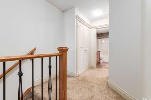 1-2413 2 Avenue Nw, Calgary, AB - Indoor Photo Showing Other Room