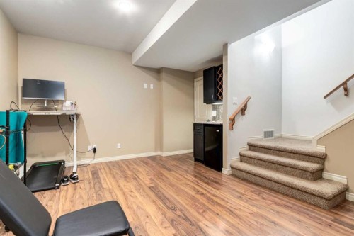 1-2413 2 Avenue Nw, Calgary, AB - Indoor
