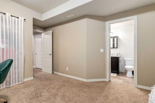 1-2413 2 Avenue Nw, Calgary, AB - Indoor