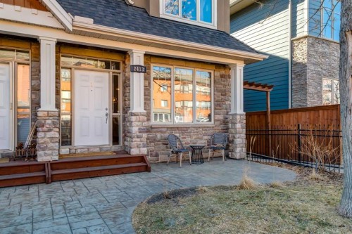 1-2413 2 Avenue Nw, Calgary, AB - Outdoor