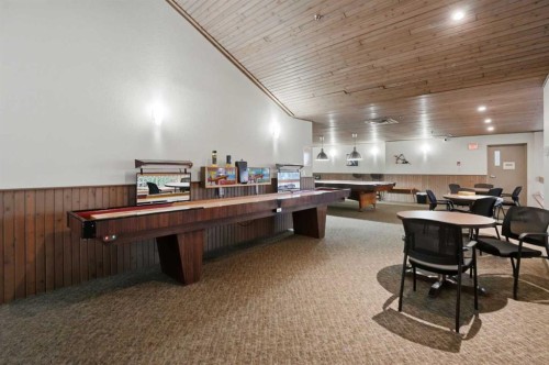 225-2425 90 Avenue Sw, Calgary, AB - Indoor