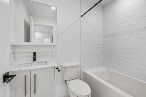 306-8375 Broadcast Avenue, Calgary, AB - Indoor Photo Showing Bathroom
