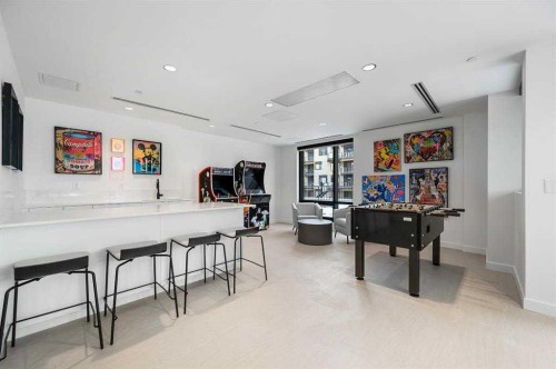 306-8375 Broadcast Avenue, Calgary, AB - Indoor Photo Showing Other Room