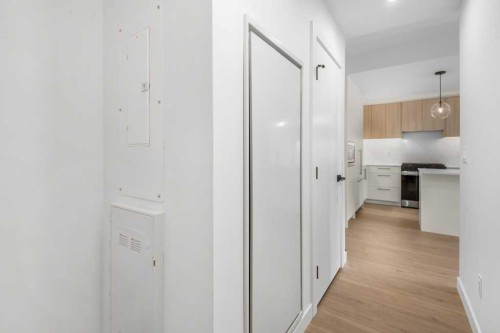 306-8375 Broadcast Avenue, Calgary, AB - Indoor