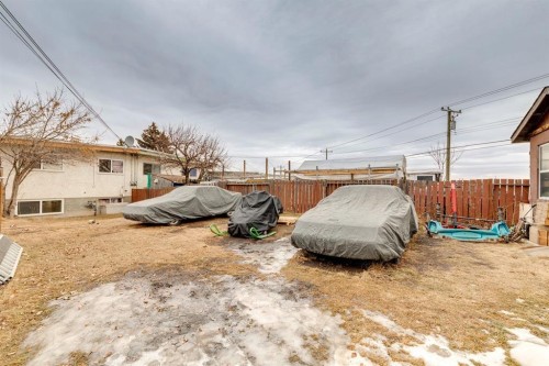 157 Penbrooke Close Se, Calgary, AB - Outdoor