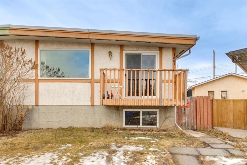 157 Penbrooke Close Se, Calgary, AB - Outdoor With Exterior