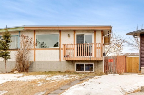 157 Penbrooke Close Se, Calgary, AB - Outdoor