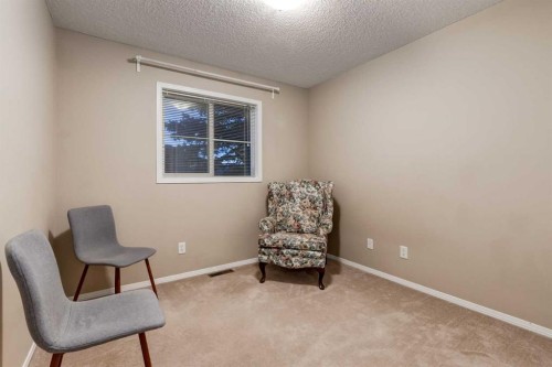 142 Eversyde Common Sw, Calgary, AB - Indoor Photo Showing Other Room