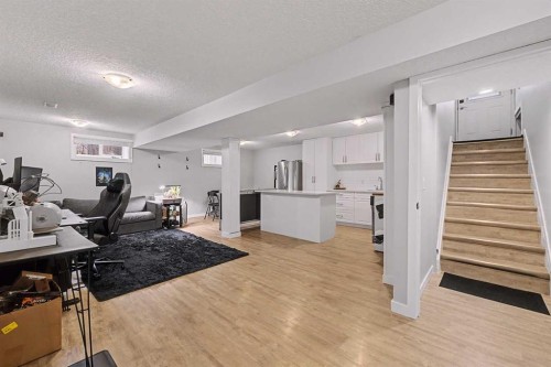 32 Sinclair Crescent Sw, Calgary, AB - Indoor