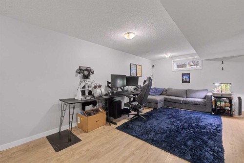 32 Sinclair Crescent Sw, Calgary, AB - Indoor