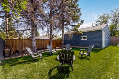 32 Sinclair Crescent Sw, Calgary, AB - Outdoor