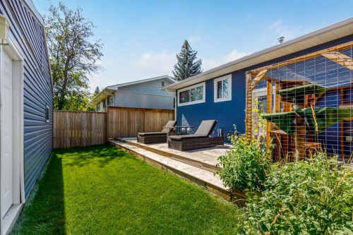 32 Sinclair Crescent Sw, Calgary, AB - Outdoor
