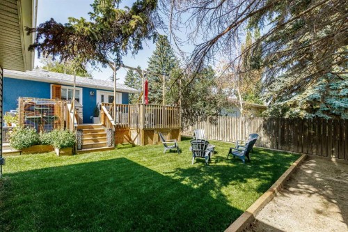 32 Sinclair Crescent Sw, Calgary, AB - Outdoor With Deck Patio Veranda