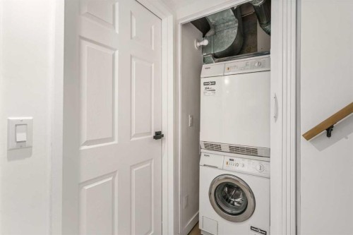 15 A Arlington Bay Se, Calgary, AB - Indoor Photo Showing Laundry Room
