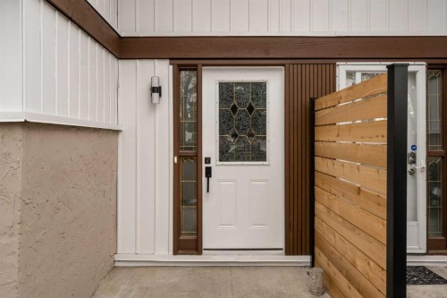 15 A Arlington Bay Se, Calgary, AB - Outdoor With Exterior