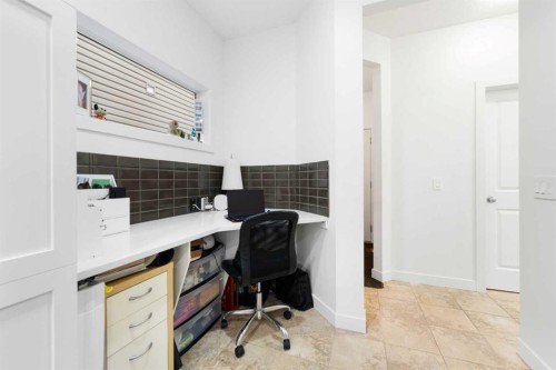 46 Autumn Circle Se, Calgary, AB - Indoor Photo Showing Other Room
