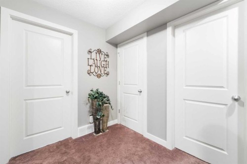 46 Autumn Circle Se, Calgary, AB - Indoor Photo Showing Other Room