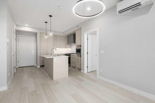 612-8230 Broadcast Avenue, Calgary, AB - Indoor Photo Showing Kitchen