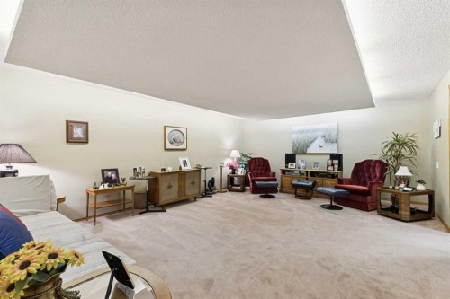 1025 Shawnee Road Sw, Calgary, AB - Indoor