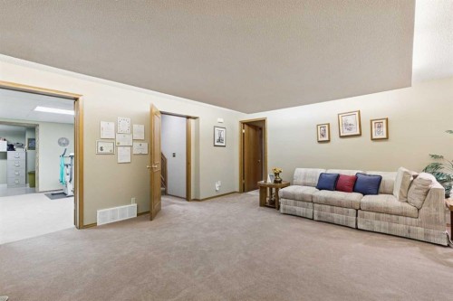 1025 Shawnee Road Sw, Calgary, AB - Indoor