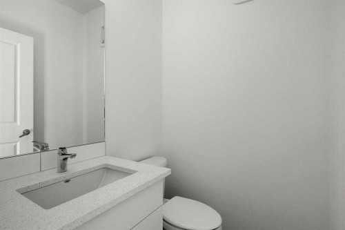 640 Masters Road Se, Calgary, AB - Indoor Photo Showing Bathroom