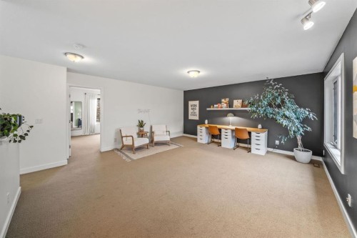 39 Wentworth Manor Sw, Calgary, AB - Indoor Photo Showing Other Room