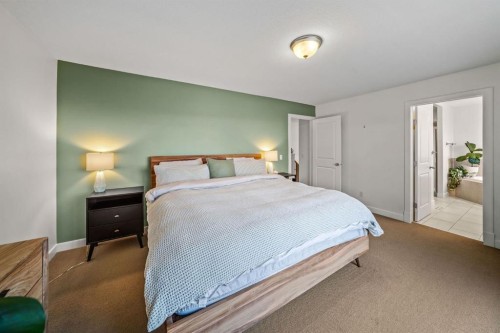 39 Wentworth Manor Sw, Calgary, AB - Indoor Photo Showing Bedroom