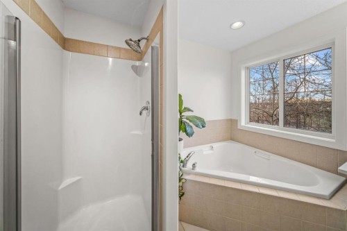 39 Wentworth Manor Sw, Calgary, AB - Indoor Photo Showing Bathroom