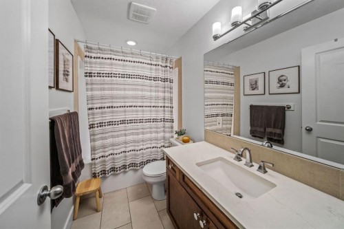 39 Wentworth Manor Sw, Calgary, AB - Indoor Photo Showing Bathroom