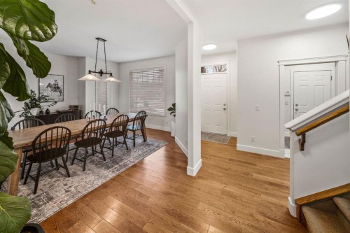 39 Wentworth Manor Sw, Calgary, AB - Indoor Photo Showing Dining Room