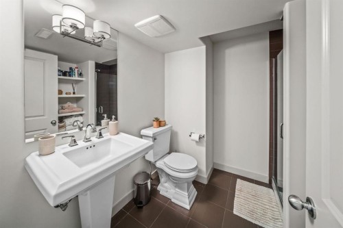 39 Wentworth Manor Sw, Calgary, AB - Indoor Photo Showing Bathroom