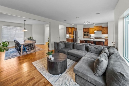 39 Wentworth Manor Sw, Calgary, AB - Indoor Photo Showing Living Room