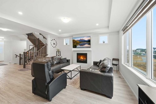 717 Windrow Manor Sw, Airdrie, AB 