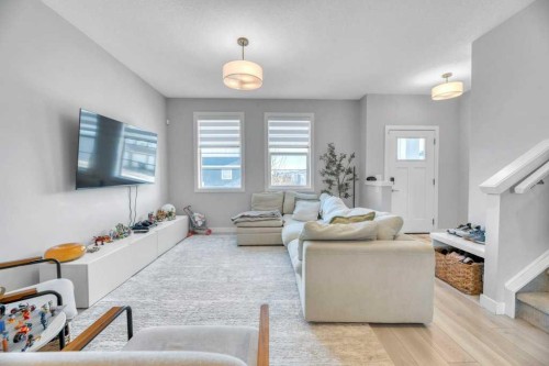 121 Dawson Circle, Chestermere, AB - Indoor Photo Showing Living Room