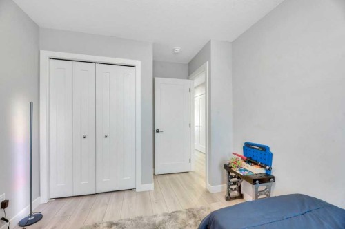 121 Dawson Circle, Chestermere, AB - Indoor Photo Showing Bedroom