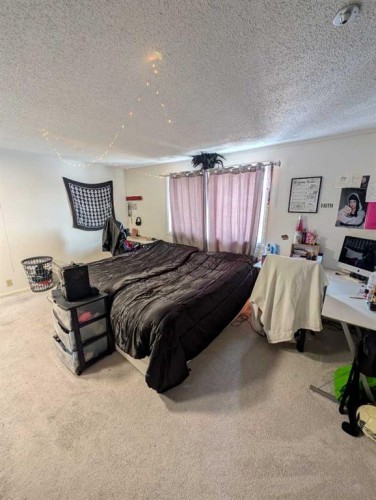 272 Abinger Crescent Ne, Calgary, AB - Indoor Photo Showing Bedroom