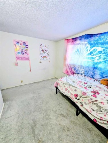 272 Abinger Crescent Ne, Calgary, AB - Indoor Photo Showing Bedroom