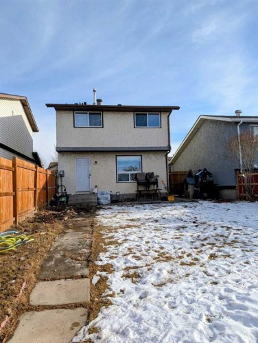 272 Abinger Crescent Ne, Calgary, AB - Outdoor