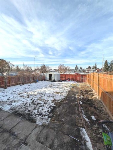 272 Abinger Crescent Ne, Calgary, AB - Outdoor