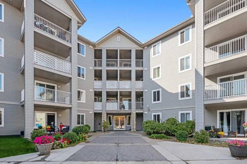 1214-604 8 Street SW Airdrie, AB T4B 2W4