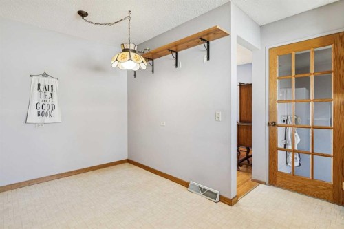 256 Huntridge Road Ne, Calgary, AB - Indoor Photo Showing Other Room