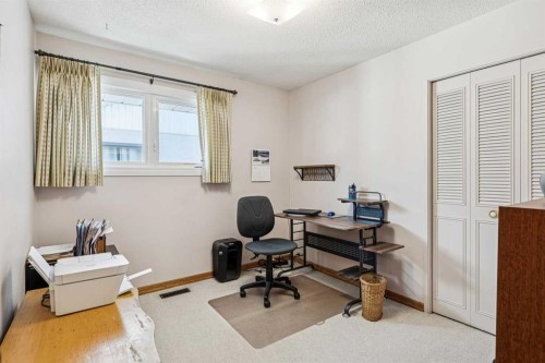 256 Huntridge Road Ne, Calgary, AB - Indoor Photo Showing Office