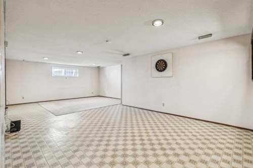 256 Huntridge Road Ne, Calgary, AB - Indoor Photo Showing Other Room