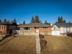 256 Huntridge Road NE Calgary, AB T2K 4B6