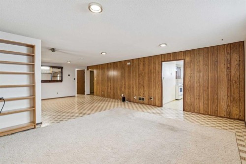 256 Huntridge Road Ne, Calgary, AB - Indoor Photo Showing Other Room