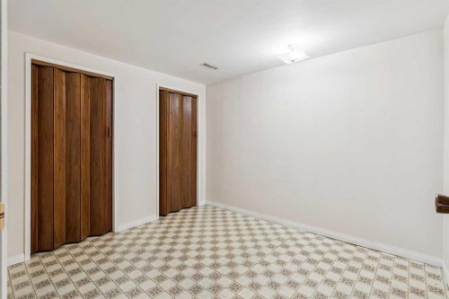 256 Huntridge Road Ne, Calgary, AB - Indoor